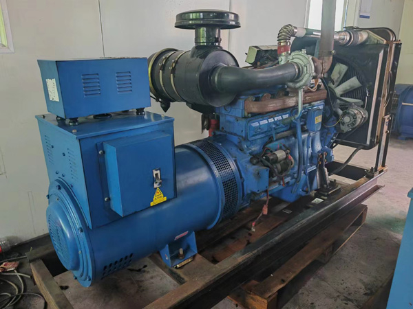 长洲100kW柴油发电机组使用多级机油有哪些优缺点？